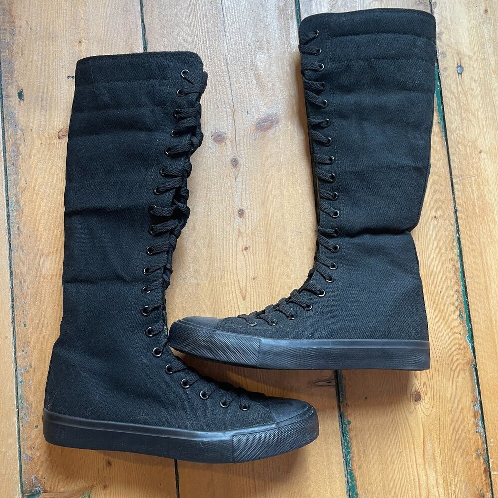 Women's Black Knee-High Sneaker Lined (40)